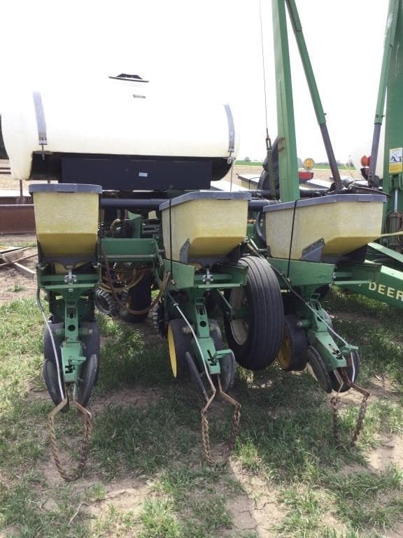 Image of John Deere 7200 equipment image 2