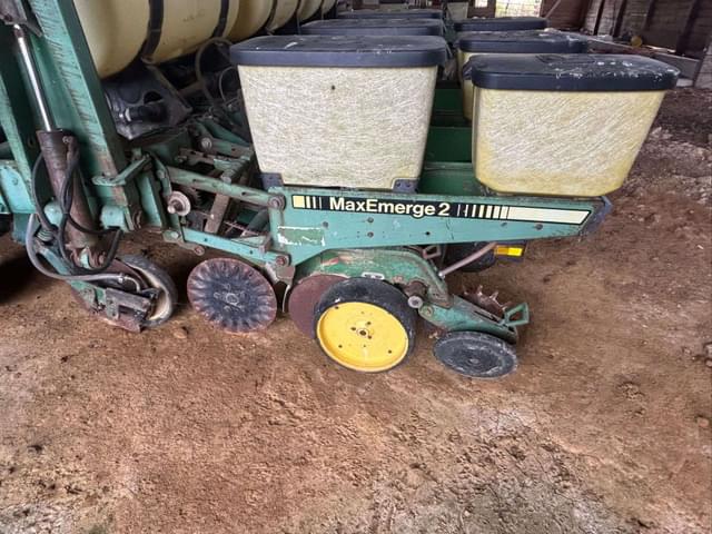 Image of John Deere 7200 equipment image 3