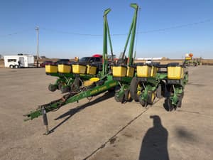 John Deere 7200 Image