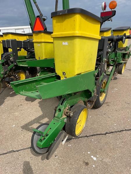 Image of John Deere 7200A equipment image 3