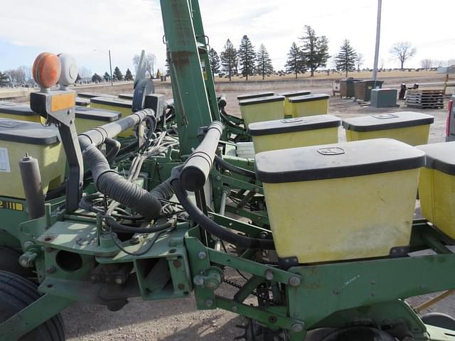 Image of John Deere 7200 equipment image 3