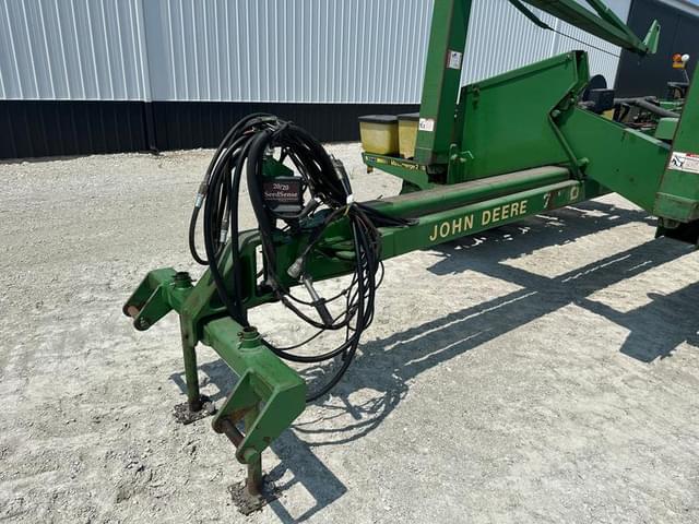 Image of John Deere 7200 equipment image 1