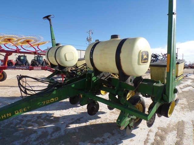 Image of John Deere 7200 equipment image 3