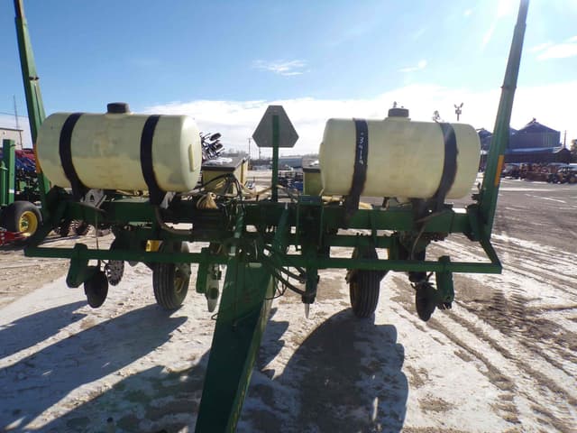 Image of John Deere 7200 equipment image 2