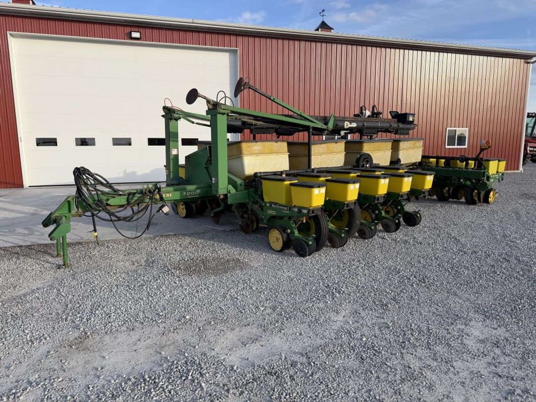 Image of John Deere 7200 Primary image