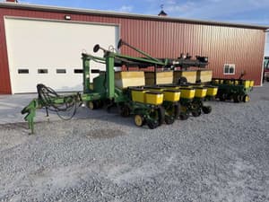 John Deere 7200 Image