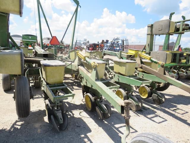Image of John Deere 7200 equipment image 4