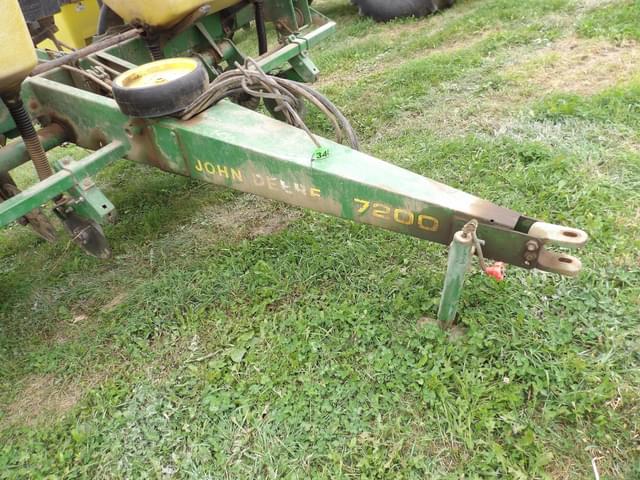 Image of John Deere 7200 equipment image 2