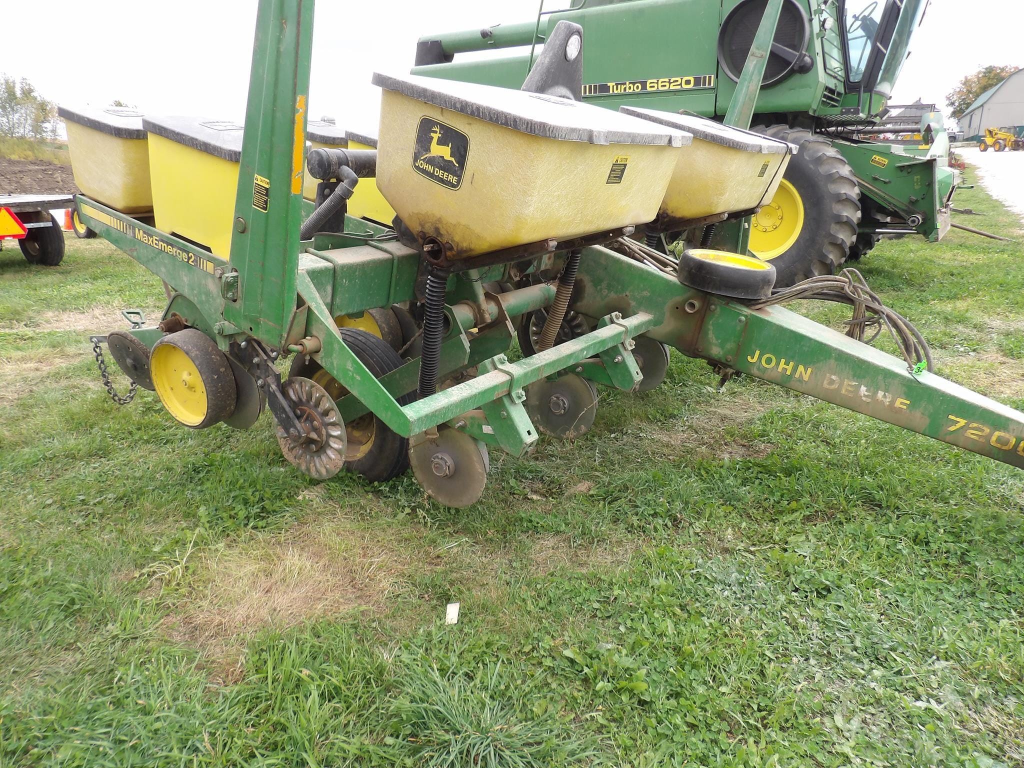Main image John Deere 7200