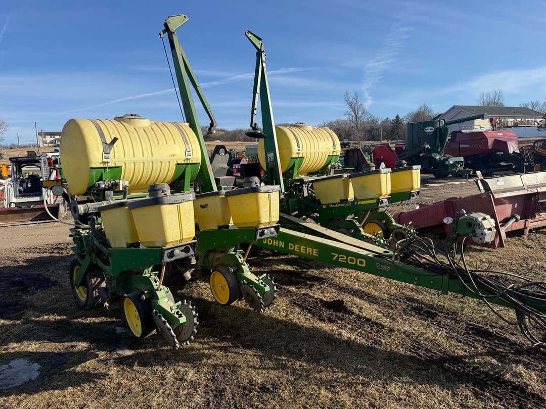 Image of John Deere 7200 Primary image