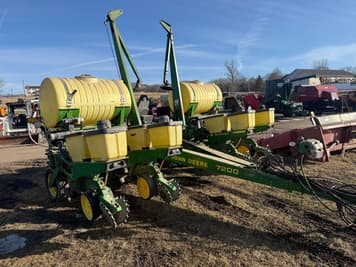 Main image John Deere 7200