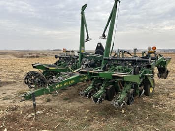 Main image John Deere 7200