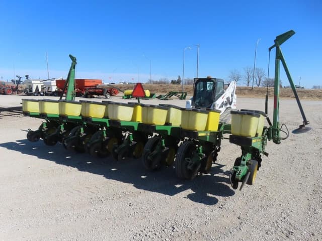 Image of John Deere 7200 equipment image 4