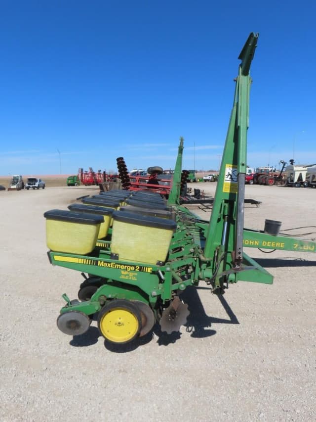 Image of John Deere 7200 equipment image 3
