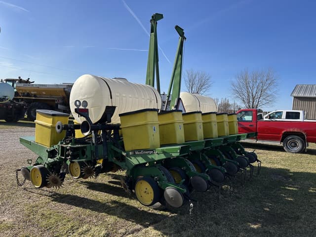 Image of John Deere 7200 equipment image 3