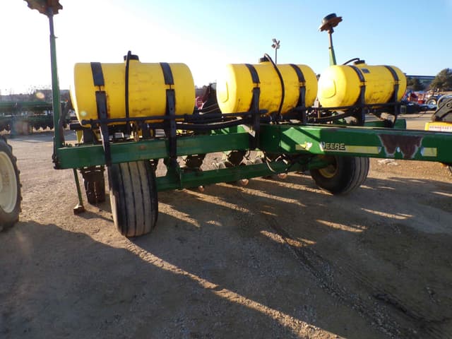 Image of John Deere 7200 equipment image 2