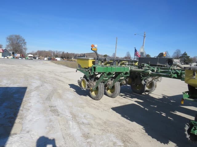 Image of John Deere 7200 equipment image 4