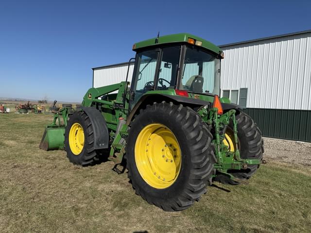 Image of John Deere 7200 equipment image 4
