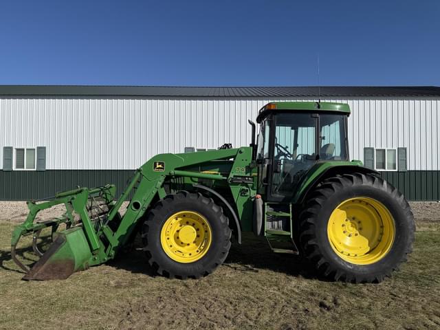 Image of John Deere 7200 equipment image 1
