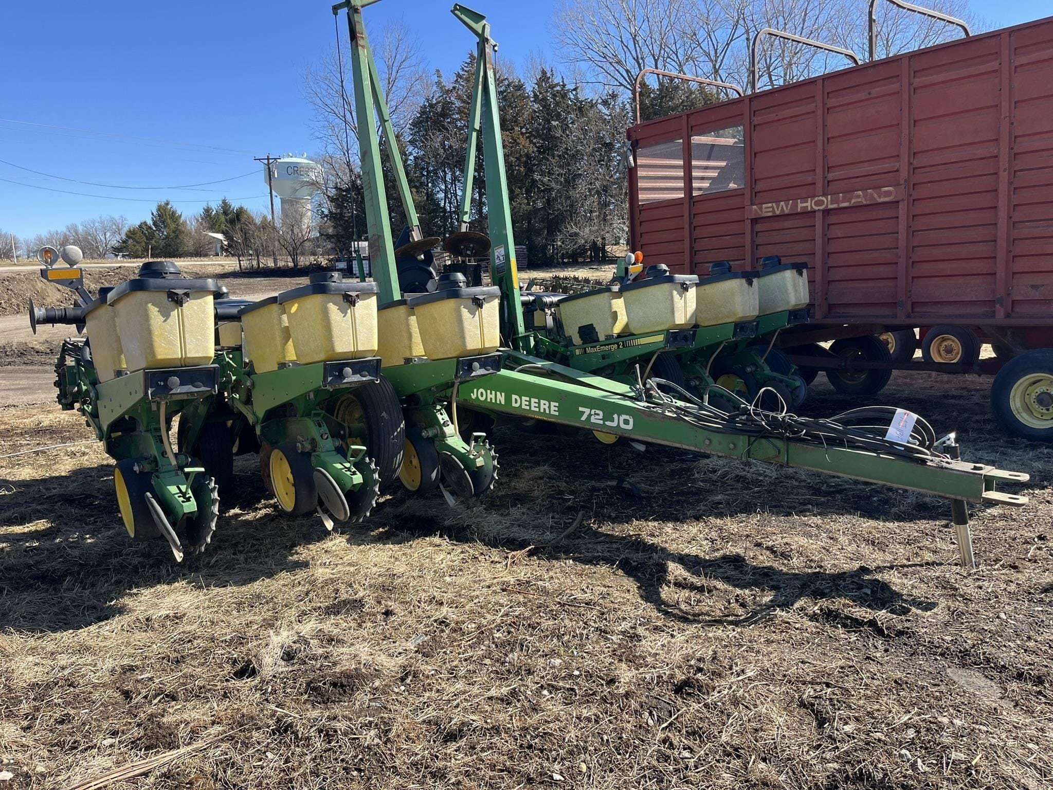 John Deere 7200 Equipment Image0