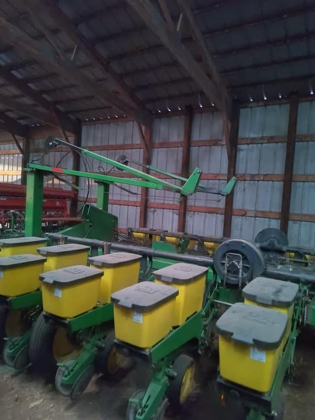 Image of John Deere 7200 equipment image 4