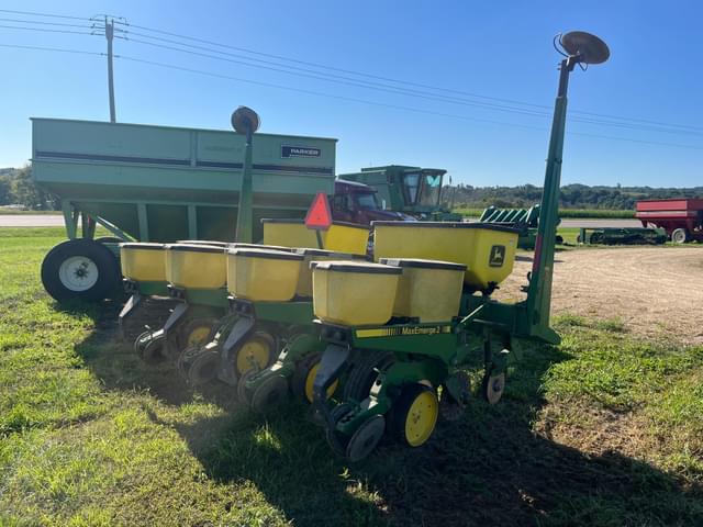 Image of John Deere 7200 equipment image 3