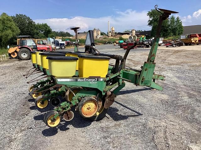 Image of John Deere 7200 equipment image 4
