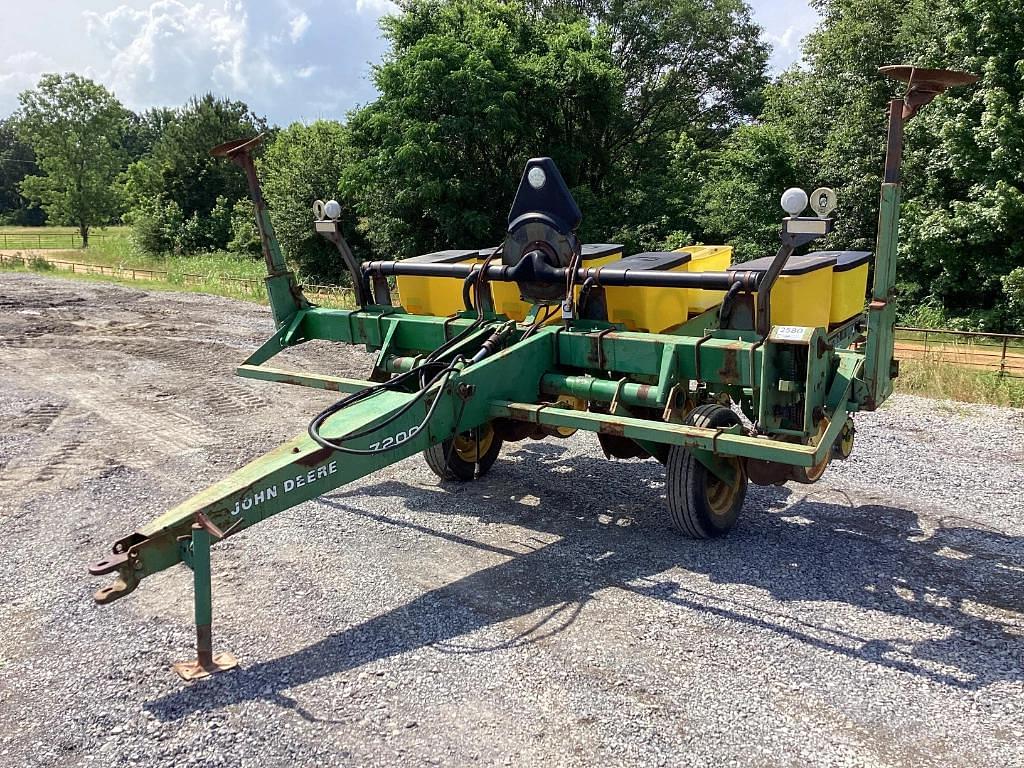 Image of John Deere 7200 Primary image