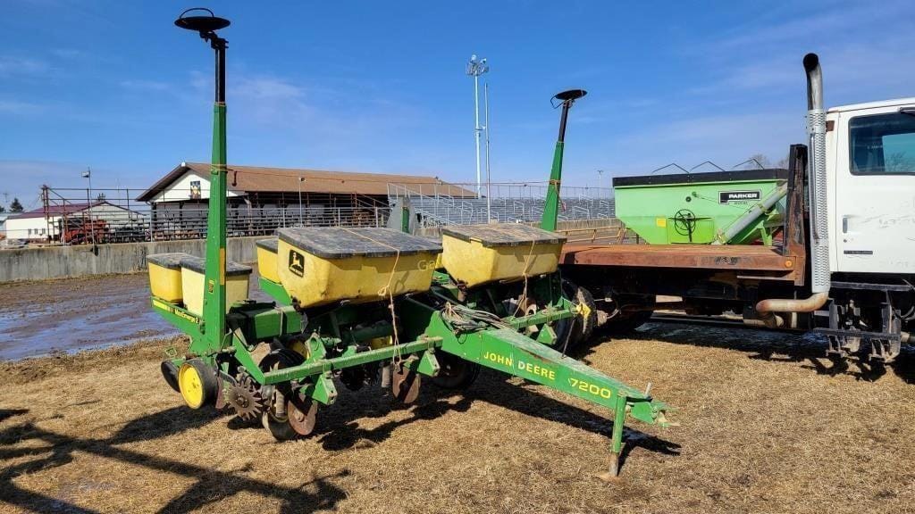 Main image John Deere 7200