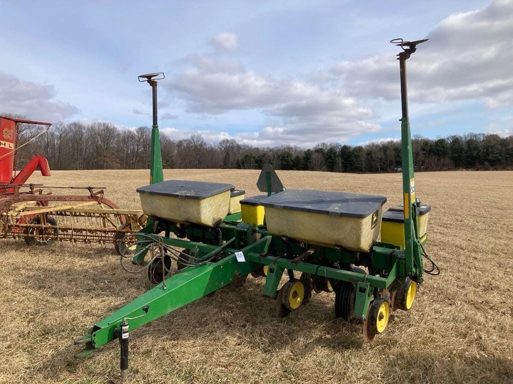 Main image John Deere 7200