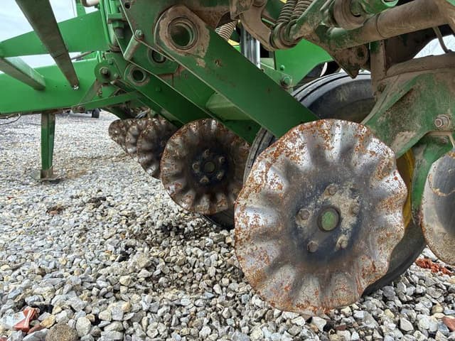 Image of John Deere 7200 equipment image 4