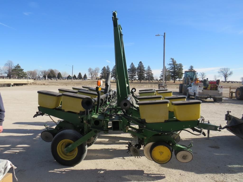 Image of John Deere 7200 Primary image