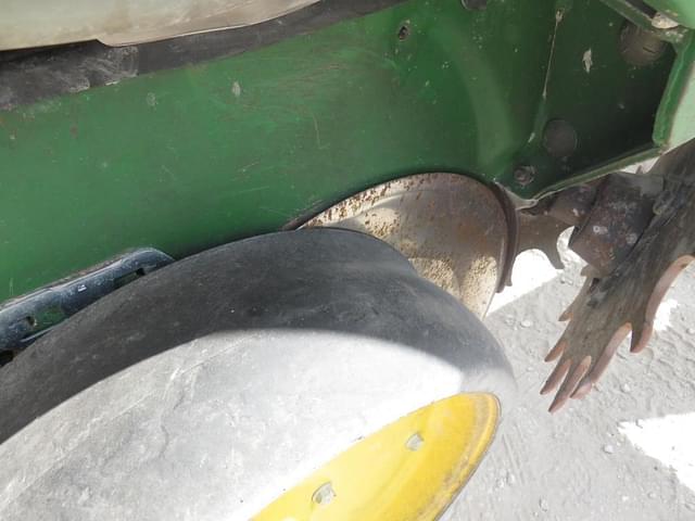 Image of John Deere 7200 equipment image 4