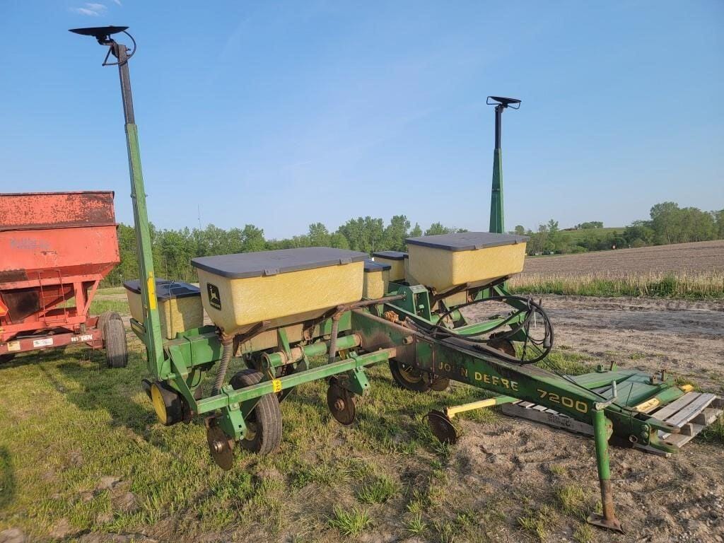 Main image John Deere 7200