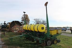 John Deere 7200 Image