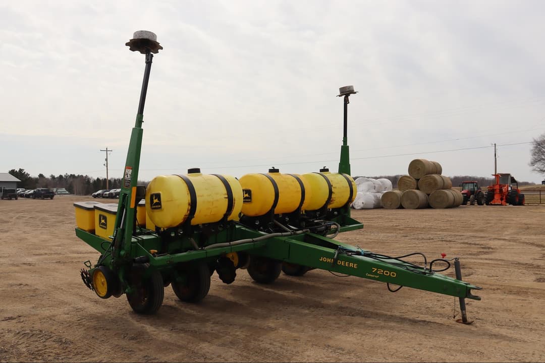 Image of John Deere 7200 Primary image