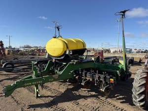 John Deere 7200 Image