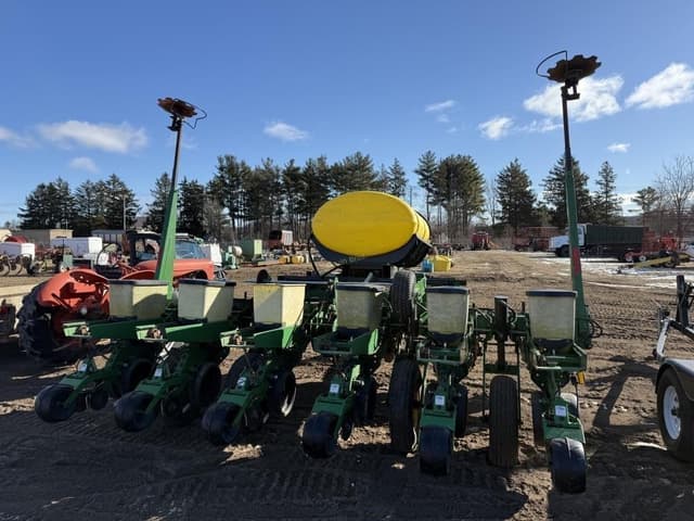 Image of John Deere 7200 equipment image 3