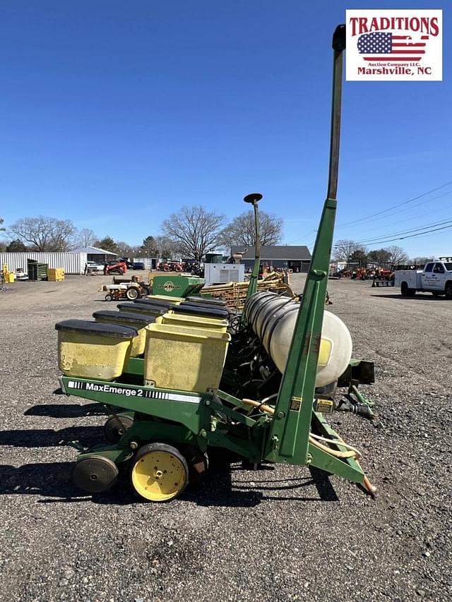 Image of John Deere 7200 equipment image 3