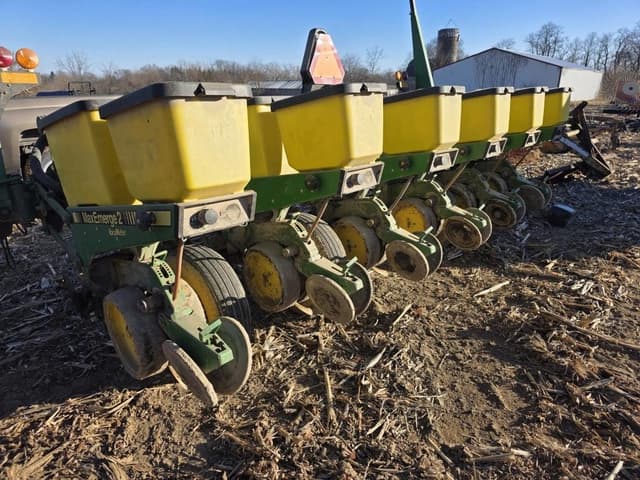 Image of John Deere 7200 equipment image 3