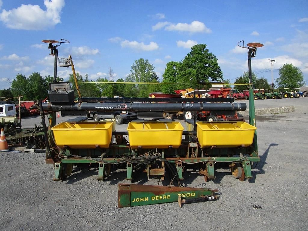 Image of John Deere 7200 Primary image