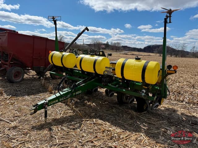 Image of John Deere 7200 equipment image 4