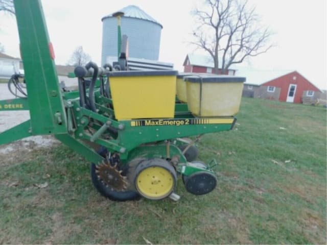 Image of John Deere 7200 equipment image 4