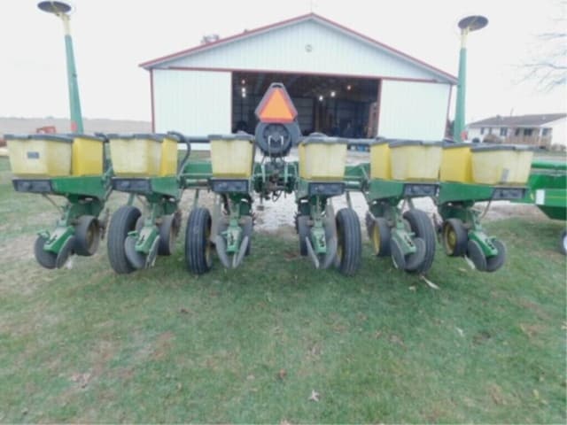 Image of John Deere 7200 equipment image 2