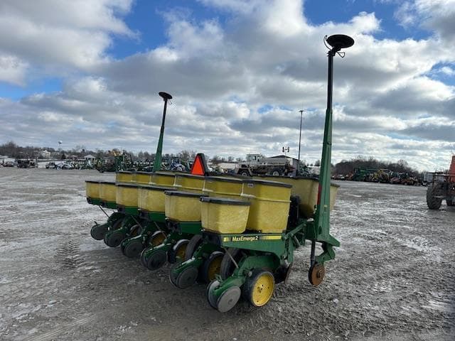 Image of John Deere 7200 equipment image 4