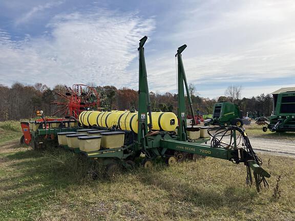 Image of John Deere 7200 equipment image 4