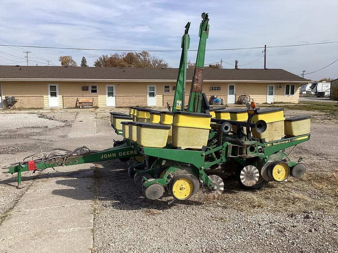 Image of John Deere 7200 Primary image