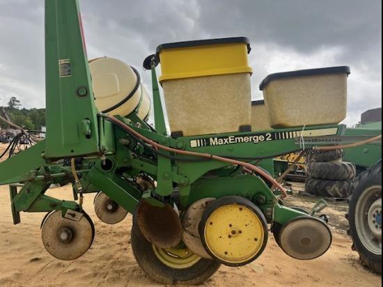Image of John Deere 7200 equipment image 4