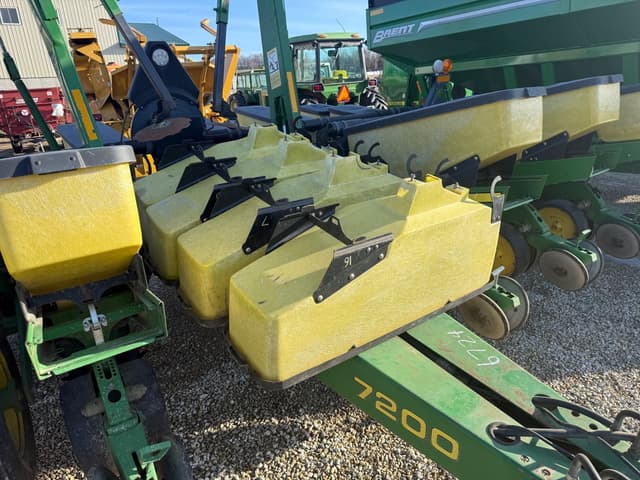 Image of John Deere 7200 equipment image 4