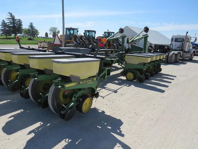 Image of John Deere 7200 equipment image 3